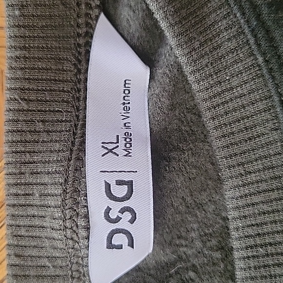 3/$12 Dark olive sweatshirt junior XL - Picture 2 of 6
